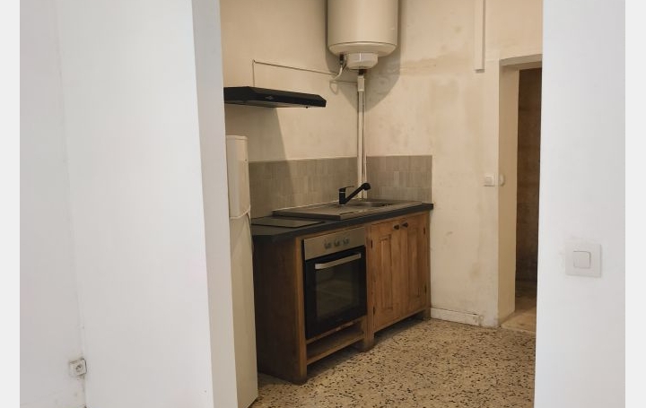 1 Pièce NIMES (30000)  25 m2 430 € 