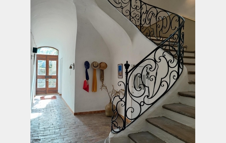 Propriété NIMES (30000)  438 m2 695 000 € 