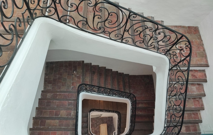 Propriété NIMES (30000)  438 m2 695 000 € 