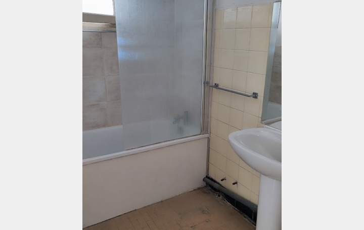 3 Pièces NIMES (30000)  70 m2 128 000 € 