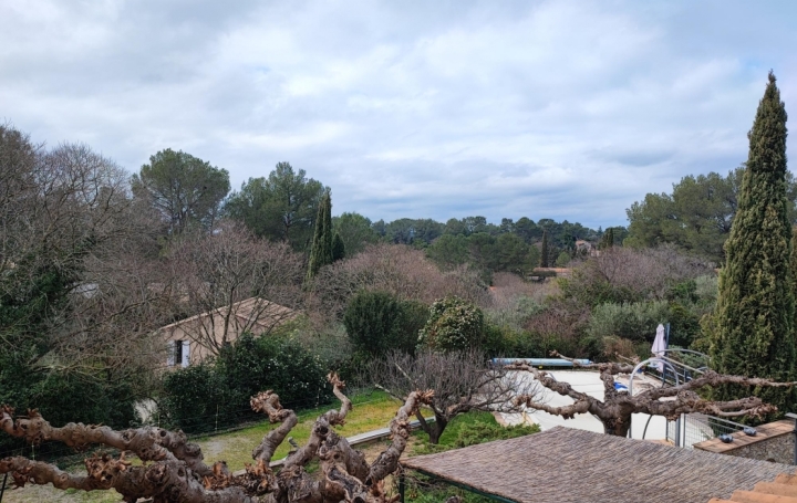 Villa NIMES (30000)  183 m2 530 000 € 