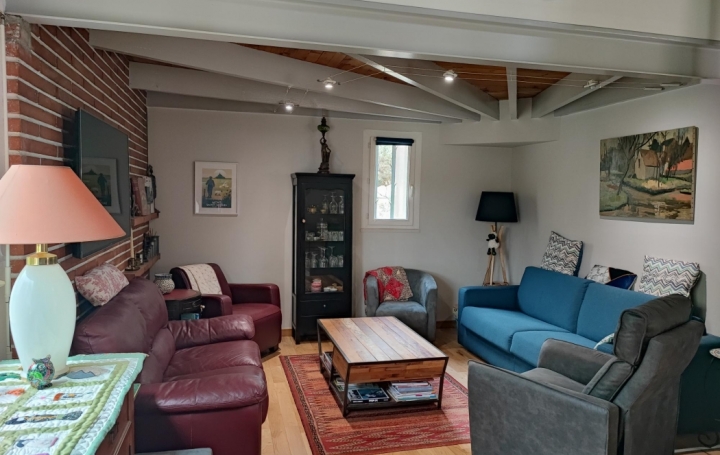 Villa NIMES (30000)  183 m2 530 000 € 