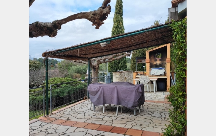 Villa NIMES (30000)  183 m2 530 000 € 