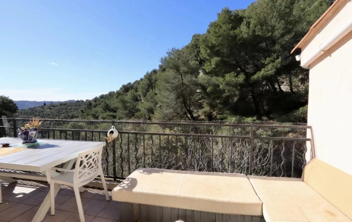 Maison CANTARON (06340)  169 m2 590 000 € 