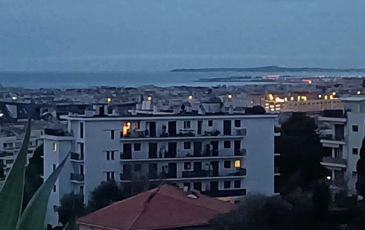 3 Pièces NICE (06000)  80 m2 735 000 € 