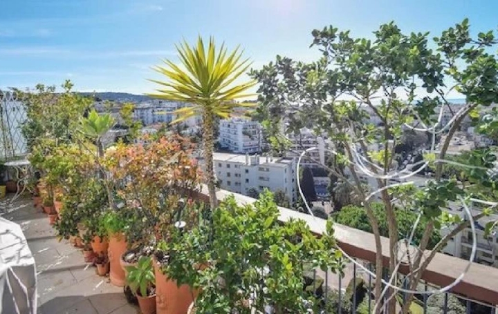 3 Pièces NICE (06000)  80 m2 735 000 € 