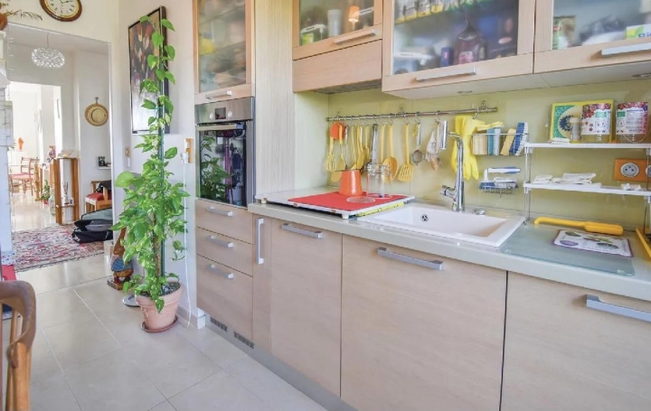 3 Pièces NICE (06000)  80 m2 735 000 € 