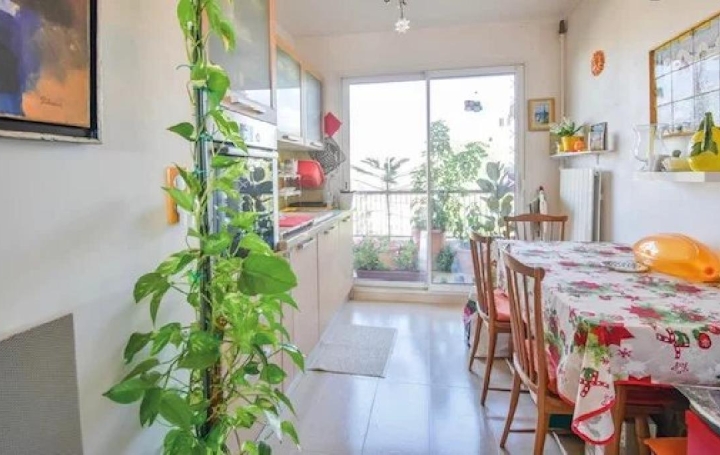 3 Pièces NICE (06000)  80 m2 735 000 € 