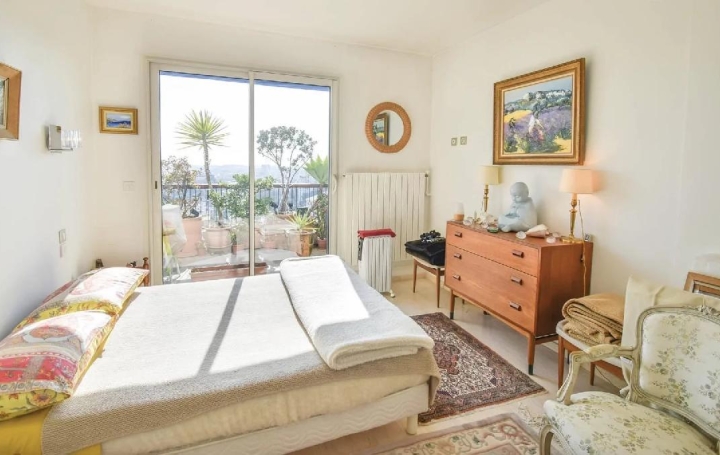 3 Pièces NICE (06000)  80 m2 735 000 € 