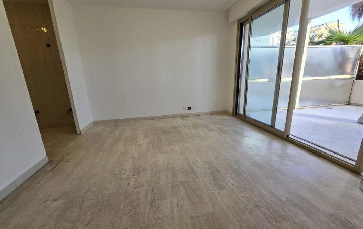 1 Pièce CANNES (06400)  23 m2 143 000 € 