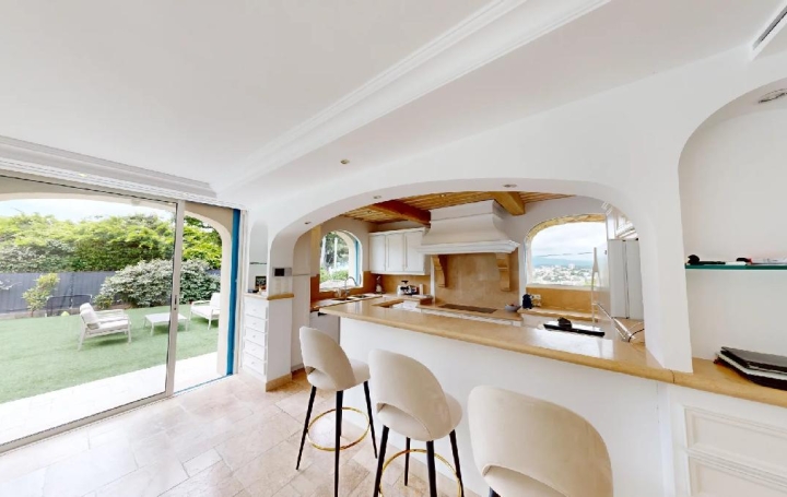 Maison CANNES (06400)  200 m2 2 490 000 € 