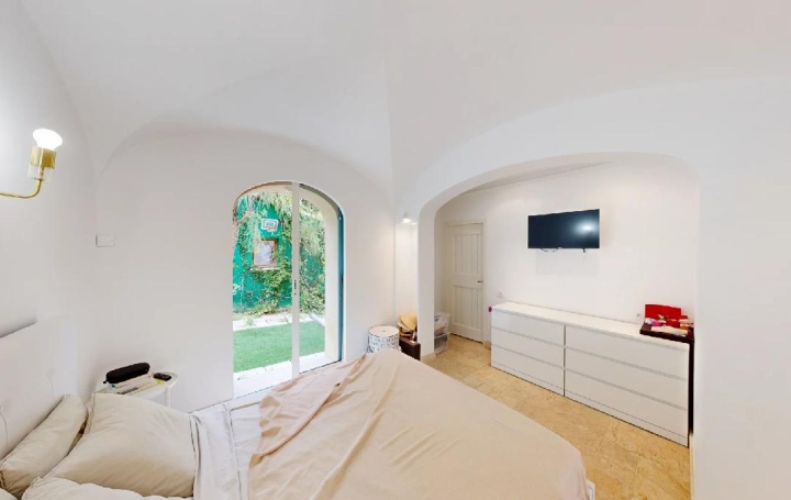 Maison CANNES (06400)  200 m2 2 490 000 € 