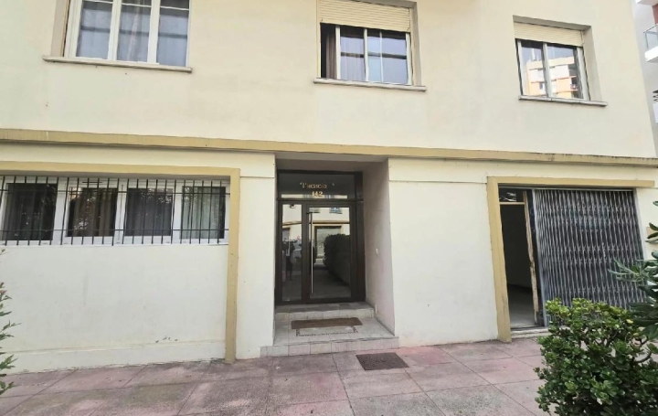 Local commercial NICE (06000)  35 m2 122 500 € 