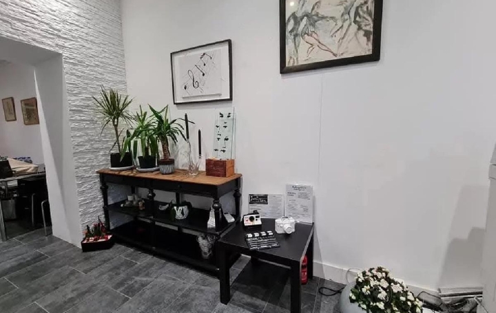 Local commercial NICE (06000)  28 m2 39 600 € 