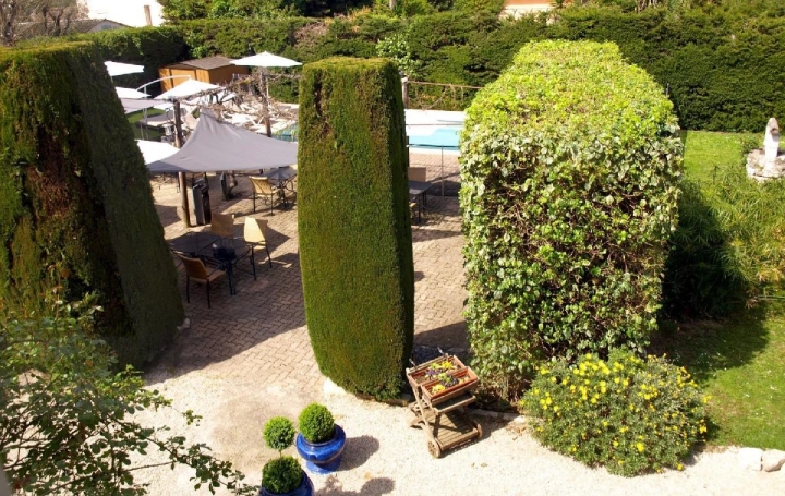 Local commercial VENCE (06140)   1 295 000 € 