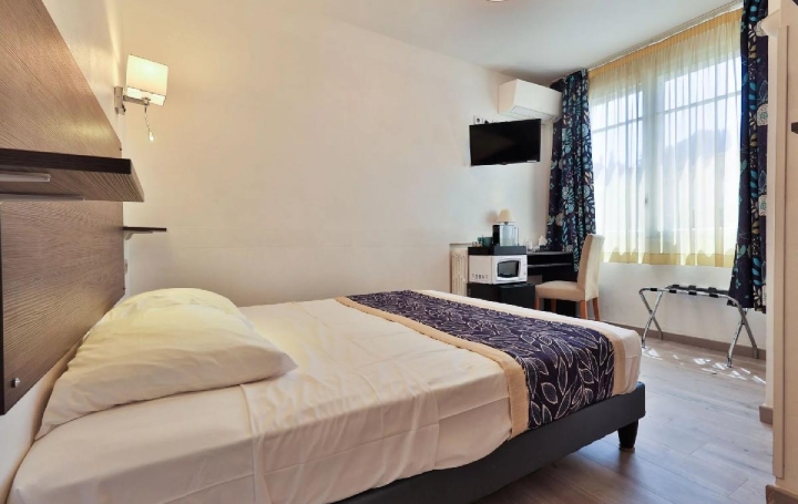 Local commercial VENCE (06140)   1 295 000 € 