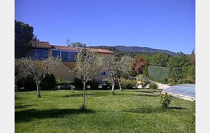 Réseau Immo-diffusion : Villa  CUCURON  280 m2 630 000 € 
