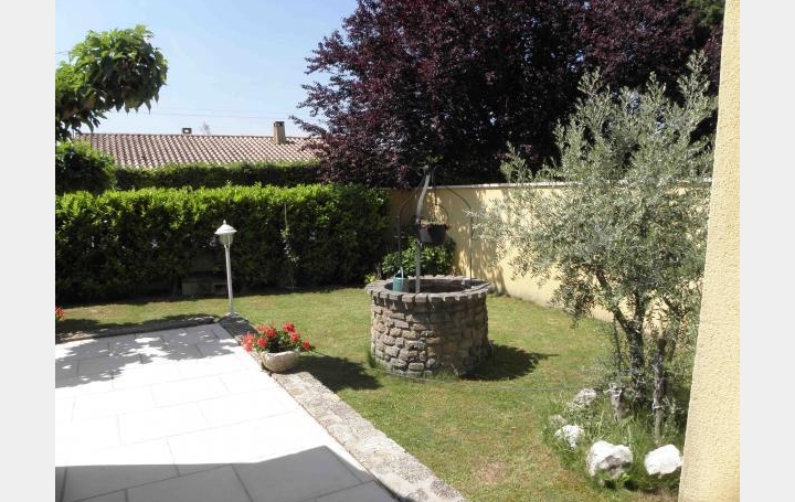 Réseau Immo-diffusion : Villa  SENAS  120 m2 352 000 € 