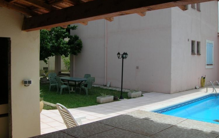 Réseau Immo-diffusion : Maison  PORT-DE-BOUC  150 m2 340 000 € 