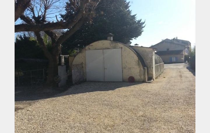 Réseau Immo-diffusion : Garage  MEYRARGUES  96 m2 450 € 