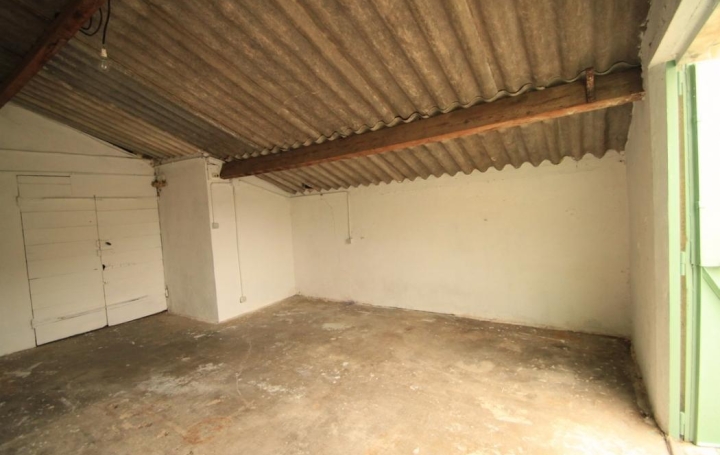 Garage PEYROLLES-EN-PROVENCE (13860)  24 m2 260 € 