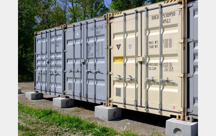 Garage PEYROLLES-EN-PROVENCE (13860)  28 m2 260 € 