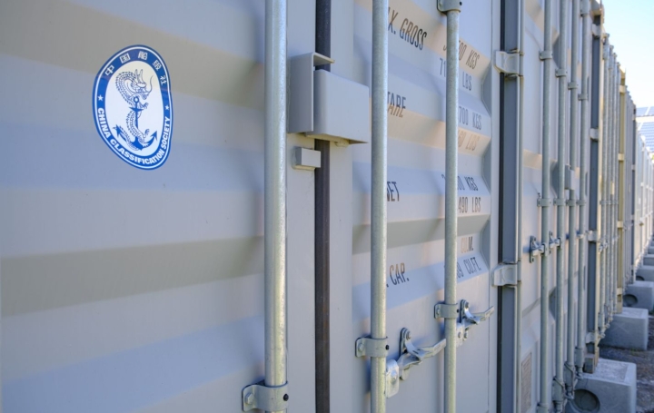 Garage PEYROLLES-EN-PROVENCE (13860)  28 m2 260 € 