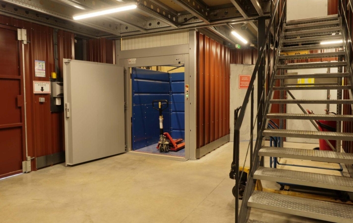 Garage PEYROLLES-EN-PROVENCE (13860)  11 m2 200 € 