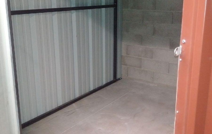 Garage PEYROLLES-EN-PROVENCE (13860)  5 m2 90 € 