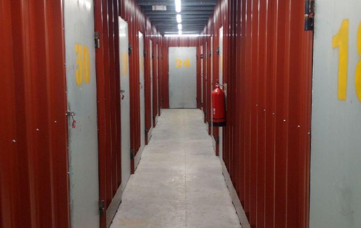 Garage PEYROLLES-EN-PROVENCE (13860)  5 m2 95 € 