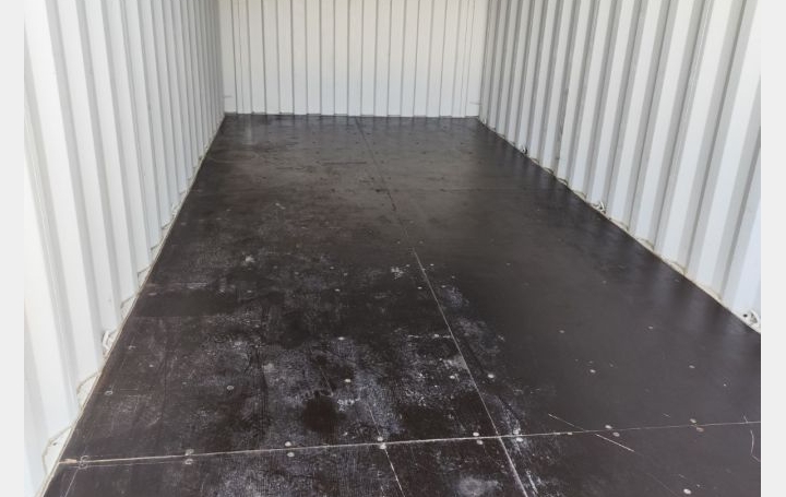 Garage MEYRARGUES (13650)  14 m2 190 € 