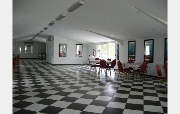 Réseau Immo-diffusion : Maison  CABRIES   2 000 € 