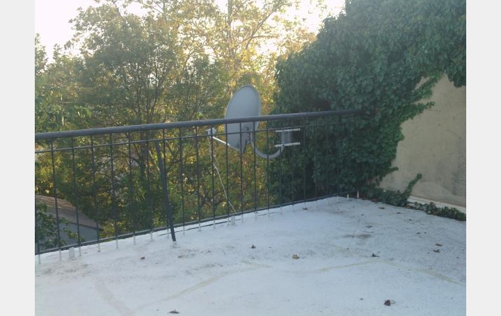 Réseau Immo-diffusion : Appartement P4  LA MOTTE-D'AIGUES  95 m2 690 € 