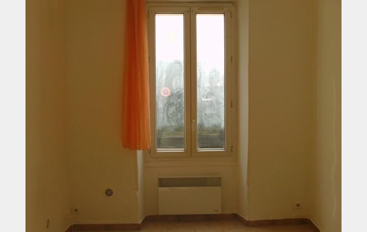 Réseau Immo-diffusion : Appartement P3  LA TOUR-D'AIGUES  70 m2 650 € 