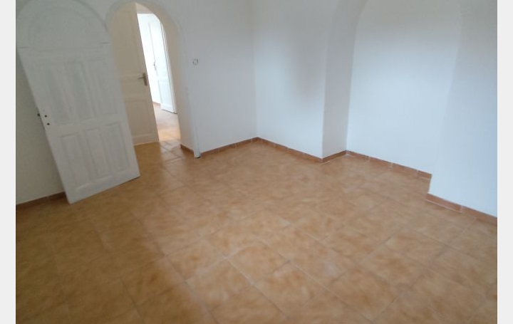 3 Pièces MEYRARGUES (13650)  55 m2 190 000 € 