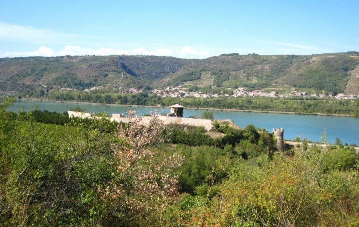 Terrain SERVES-SUR-RHONE (26600)   105 000 € 