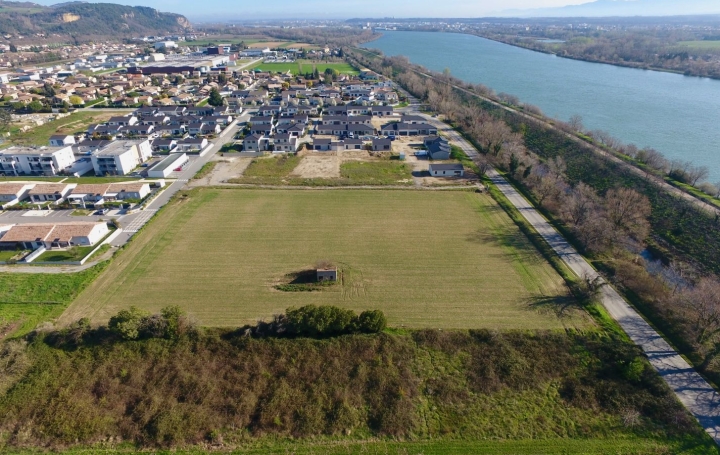 Terrain CHARMES-SUR-RHONE (07800)   83 000 € 