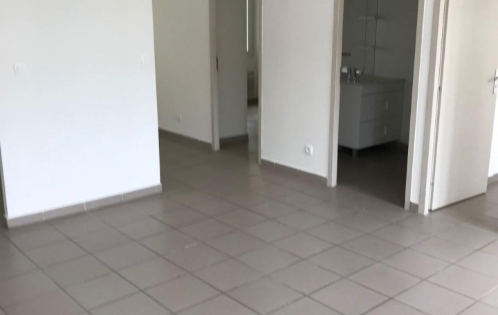 3 Pièces ALLEGRE-LES-FUMADES (30500)  70 m2 585 € 