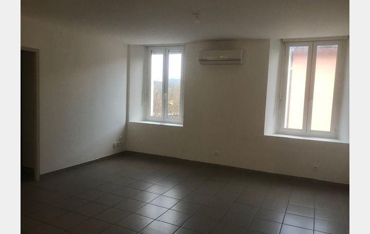 3 Pièces ALLEGRE-LES-FUMADES (30500)  70 m2 585 € 