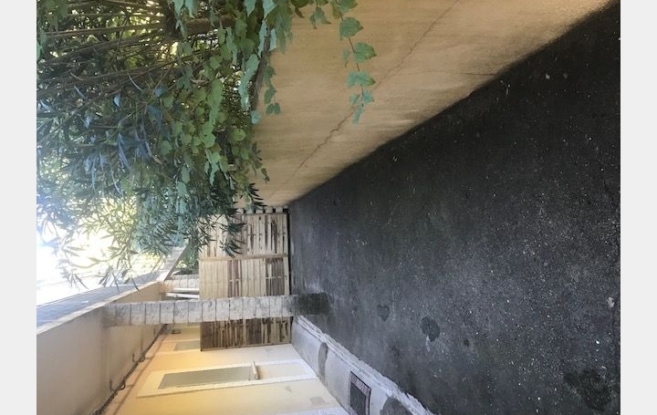 5 Pièces ALLEGRE-LES-FUMADES (30500)  91 m2 800 € 