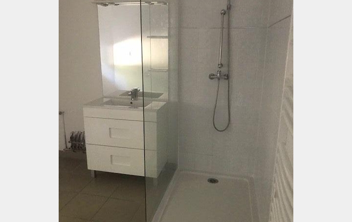 5 Pièces ALLEGRE-LES-FUMADES (30500)  91 m2 800 € 