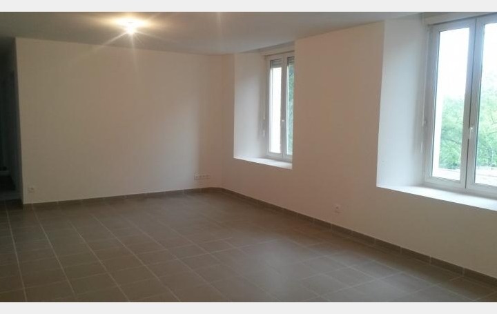 5 Pièces ALLEGRE-LES-FUMADES (30500)  91 m2 800 € 