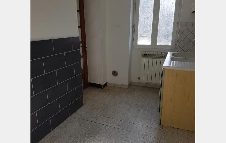 Réseau Immo-diffusion : Appartement P2  BESSEGES  53 m2 457 € 