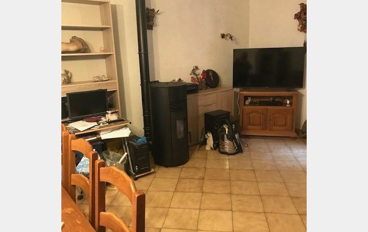 Maison SAINT-BRES (30500)  100 m2 860 € 