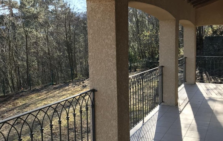 Villa BESSEGES (30160)  147 m2 1 100 € 