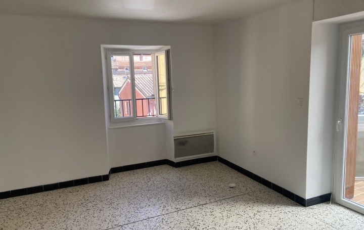 3 Pièces BESSEGES (30160)  89 m2 560 € 