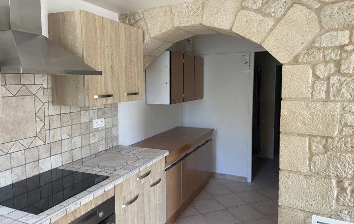 3 Pièces BESSEGES (30160)  89 m2 560 € 