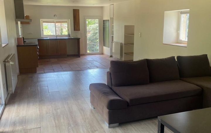 4 Pièces SAINT-JEAN-DE-VALERISCLE (30960)  118 m2 850 € 
