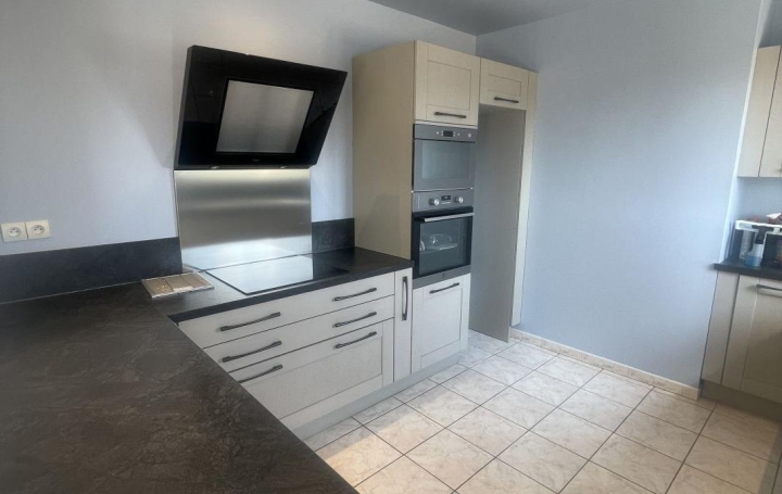 Maison SAINT-JULIEN-DE-CASSAGNAS (30500)  100 m2 980 € 