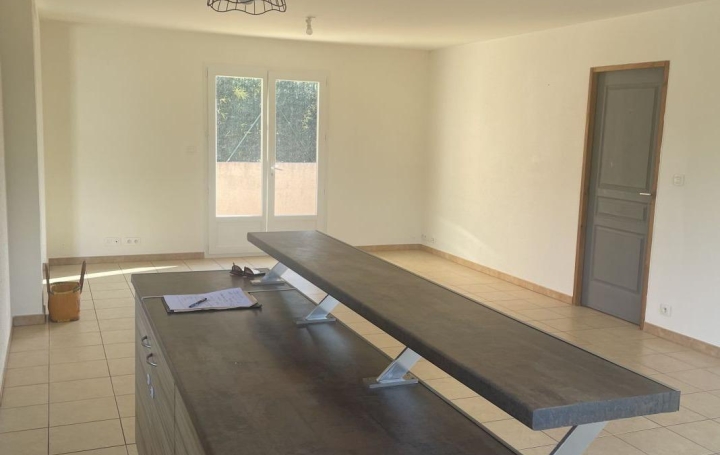 Maison LES MAGES (30960)  105 m2 880 € 